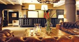 Rakouský hotel Maria Theresia s recepcí