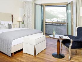 Jeden z pokojů v hotelu Schloss Lebenberg, Kitzbühel
