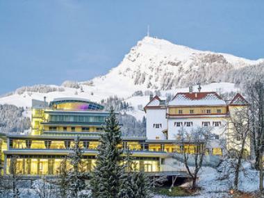 Pohled na hotel Schloss Lebenberg, Kitzbühel