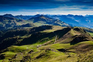 Panoramatický pohled na oblast Kitzbühelu