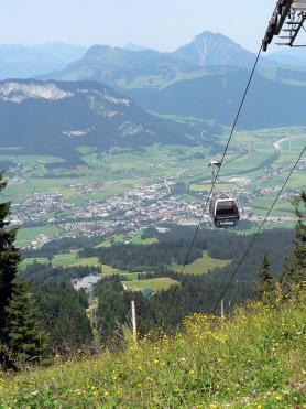 Rakousko - St. Johann a lanovka vedoucí na Harschbichl