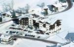 Pohled na rakouský hotel Lifthotel v zimě, Kirchberg
